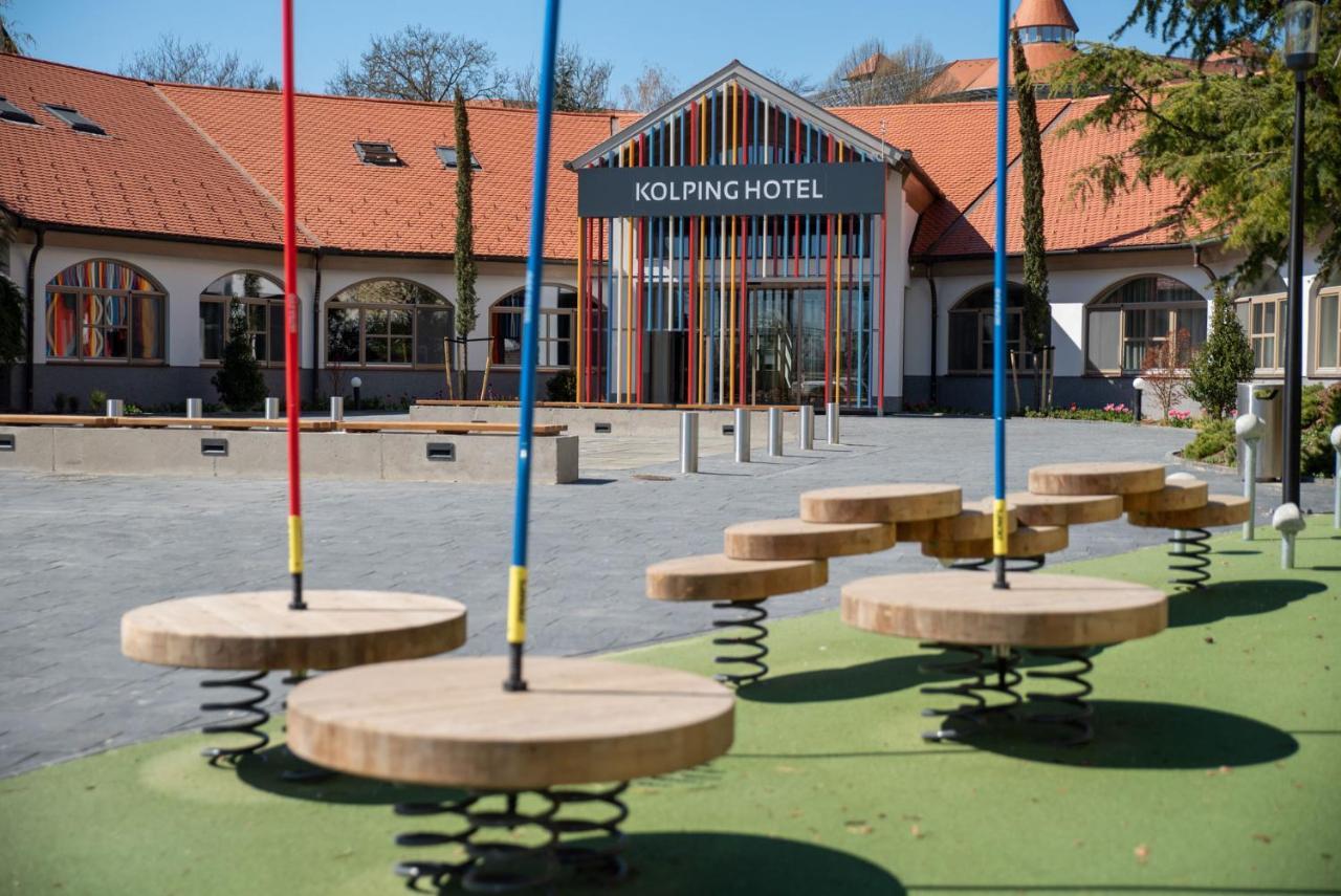 Kolping Family Resort Heviz Bagian luar foto