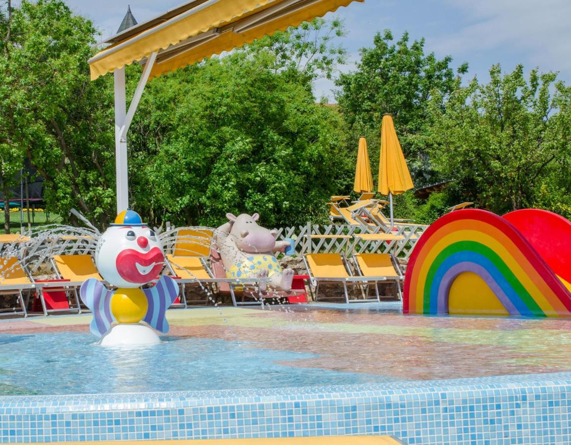 Kolping Family Resort Heviz Bagian luar foto
