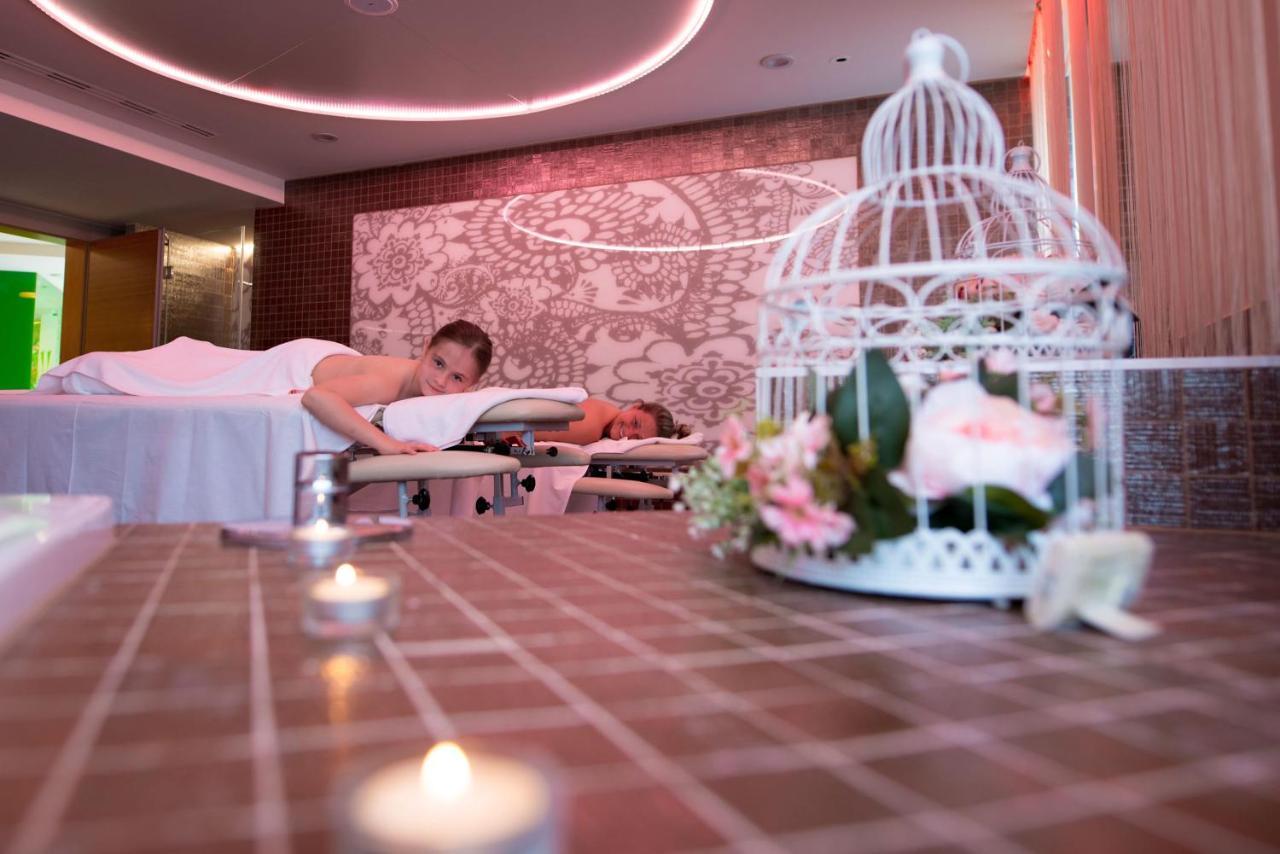 Kolping Family Resort Heviz Bagian luar foto